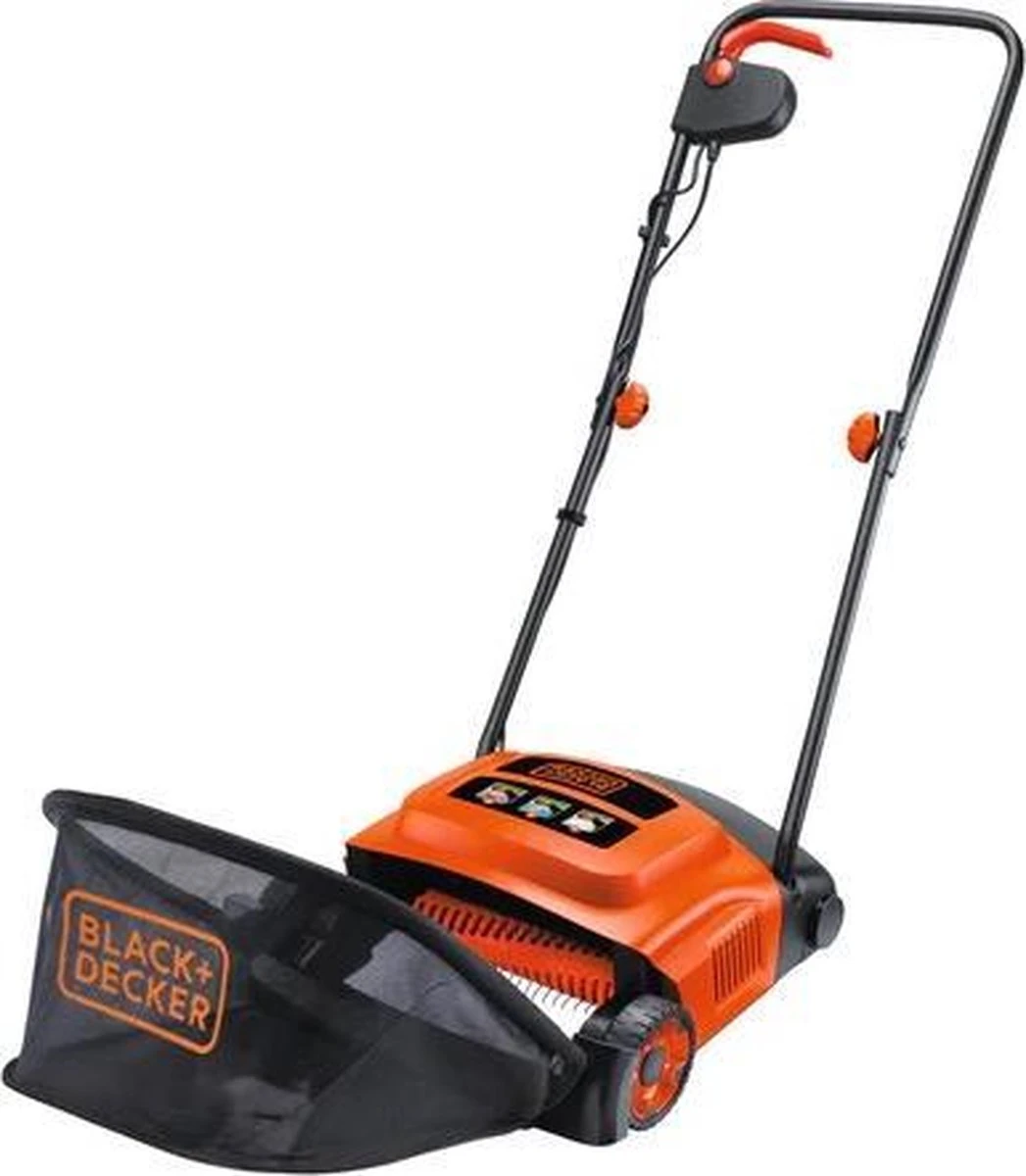 Black & Decker BLACK+DECKER GD300-QS Verticuteermachine - 600W - 30cm - Incl. 30 Liter Opvangbak 1 Black & Decker BLACK+DECKER GD300-QS Verticuteermachine - 600W - 30cm - Incl. 30 Liter Opvangbak