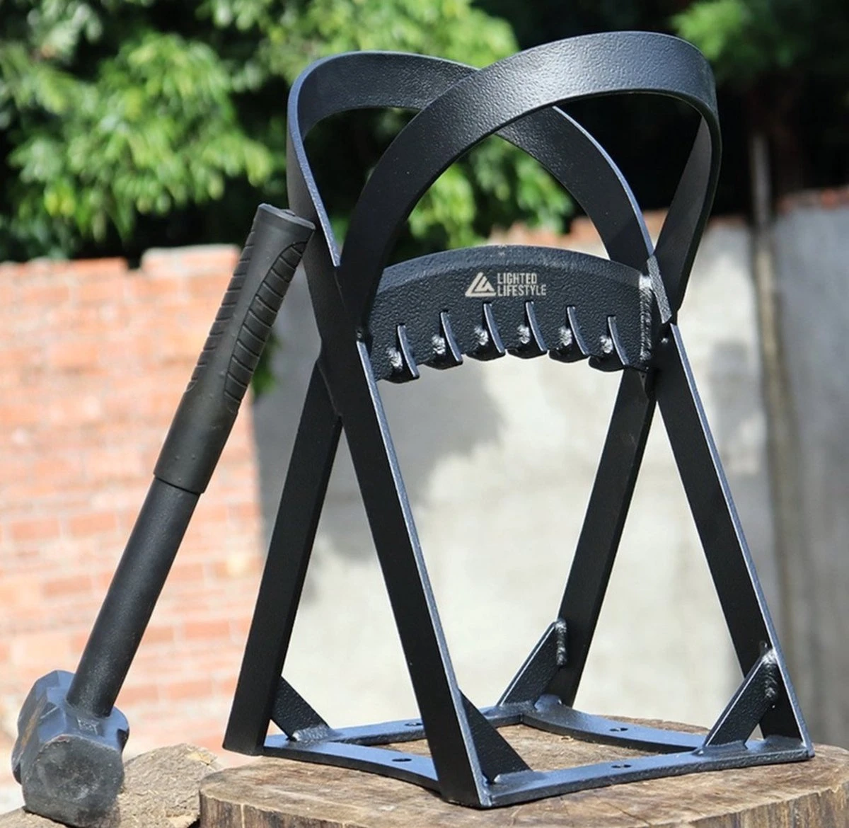 Lighted Lifestyle™| Houtklover Voor Aanmaakhout Incl. Kloofhamer - Houtsplijter - Houtkliever - Snel Haardhout - Gietijzer - Incl. Schroeven 1 Lighted Lifestyle™| Houtklover Voor Aanmaakhout Incl. Kloofhamer - Houtsplijter - Houtkliever - Snel Haardhout - Gietijzer - Incl. Schroeven