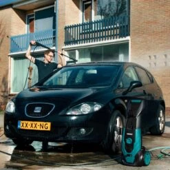 VONROC Hogedrukreiniger V18-2 1800W – 140 Bar – 420 L/h – Incl. 8m Slang, Geïntegreerde Reinigingsmiddelen Tank, Terrasreiniger, Spuitstukken En Accessoires 18 VONROC Hogedrukreiniger V18-2 1800W – 140 Bar – 420 L/h – Incl. 8m Slang, Geïntegreerde Reinigingsmiddelen Tank, Terrasreiniger, Spuitstukken En Accessoires -Tuingereedschaps Winkel 1200x1200 123