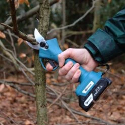 NovarGarden® Elektrische Snoeischaar NG1 - 2x Accu - Elektrisch - Takkenschaar - Op Batterij - 28mm 19 NovarGarden® Elektrische Snoeischaar NG1 - 2x Accu - Elektrisch - Takkenschaar - Op Batterij - 28mm -Tuingereedschaps Winkel 1200x1200 215