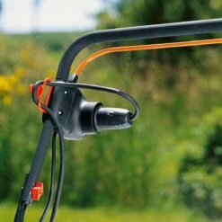 GARDENA EVC 1000 Verticuteermachine - Werkbreedte 30 Cm - Werkgebied 600m2 16 GARDENA EVC 1000 Verticuteermachine - Werkbreedte 30 Cm - Werkgebied 600m2 -Tuingereedschaps Winkel 1200x1200 336