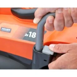 Black & Decker BLACK+DECKER BCMW3318N-XJ Grasmaaier - 18V - 33cm - Excl. Accu & Lader 25 Black & Decker BLACK+DECKER BCMW3318N-XJ Grasmaaier - 18V - 33cm - Excl. Accu & Lader -Tuingereedschaps Winkel 1200x1200 380