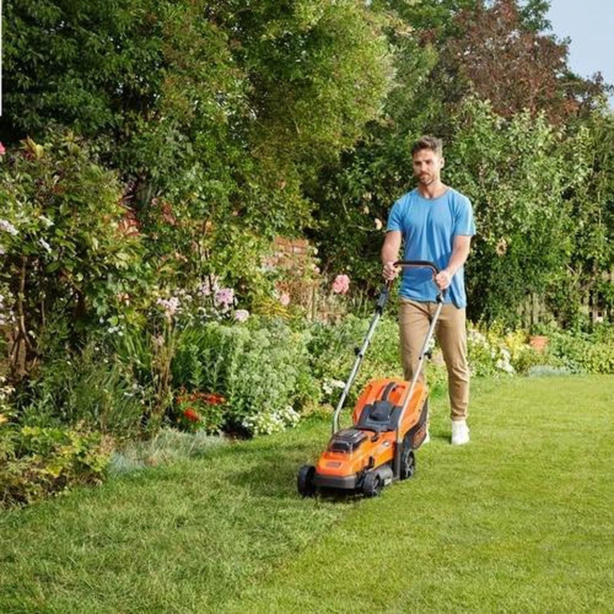 Black & Decker BLACK+DECKER BCMW3318N-XJ Grasmaaier - 18V - 33cm - Excl. Accu & Lader 15 Black & Decker BLACK+DECKER BCMW3318N-XJ Grasmaaier - 18V - 33cm - Excl. Accu & Lader - Afbeelding 15