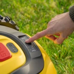 Powerplus POWXG6305 Robotmaaier - 18V - Voor Gazons Tot Ca. 500m² - Maaibreedte 180mm - Incl. Laadstation En Accessoires 15 Powerplus POWXG6305 Robotmaaier - 18V - Voor Gazons Tot Ca. 500m² - Maaibreedte 180mm - Incl. Laadstation En Accessoires -Tuingereedschaps Winkel 1200x1200 389