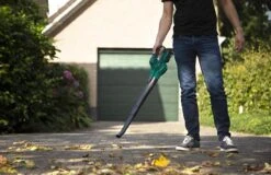 VONROC Accu Bladblazer – VPower 20V – 2 Standen – Max. Blaassnelheid 190km/u – Incl. Accu En Oplader 13 VONROC Accu Bladblazer – VPower 20V – 2 Standen – Max. Blaassnelheid 190km/u – Incl. Accu En Oplader -Tuingereedschaps Winkel 1200x778