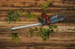 GARDENA - ComfortCut 50/18V-P4A Ready-To-Use Set - Heggenschaar 18 GARDENA - ComfortCut 50/18V-P4A Ready-To-Use Set - Heggenschaar -Tuingereedschaps Winkel 1200x789 2