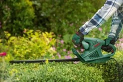 Bosch EasyHedgecut 45 Heggenschaar - Op Snoer - 420 W 12 Bosch EasyHedgecut 45 Heggenschaar - Op Snoer - 420 W -Tuingereedschaps Winkel 1200x799 102