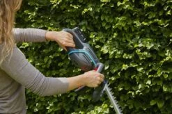 GARDENA - ComfortCut 50/18V-P4A Ready-To-Use Set - Heggenschaar 21 GARDENA - ComfortCut 50/18V-P4A Ready-To-Use Set - Heggenschaar -Tuingereedschaps Winkel 1200x799 113