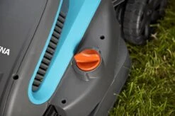 GARDENA - PowerMax™ 1200/32 0- Grasmaaier (gemotoriseerd) - Maaibreedte 32 Cm 16 GARDENA - PowerMax™ 1200/32 0- Grasmaaier (gemotoriseerd) - Maaibreedte 32 Cm -Tuingereedschaps Winkel 1200x799 130