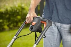 GARDENA - PowerMax™ 1200/32 0- Grasmaaier (gemotoriseerd) - Maaibreedte 32 Cm 18 GARDENA - PowerMax™ 1200/32 0- Grasmaaier (gemotoriseerd) - Maaibreedte 32 Cm -Tuingereedschaps Winkel 1200x799 131