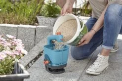 GARDENA - Handstrooier M - Strooikar- 100m2 - 1.8 Liter 17 GARDENA - Handstrooier M - Strooikar- 100m2 - 1.8 Liter -Tuingereedschaps Winkel 1200x799 136