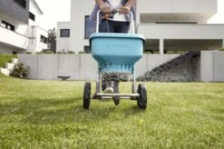 GARDENA Strooiwagen XL Strooikar - 800m2 - 18 Liter 11 GARDENA Strooiwagen XL Strooikar - 800m2 - 18 Liter -Tuingereedschaps Winkel 1200x799 143