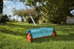 GARDENA Combisysteem Strooiwagen - 40 Cm Strooibreedte - Inhoud 3 Liter - Geschikt Voor 100m² 12 GARDENA Combisysteem Strooiwagen - 40 Cm Strooibreedte - Inhoud 3 Liter - Geschikt Voor 100m² -Tuingereedschaps Winkel 1200x799 153