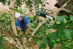 Bosch UniversalHedgePole 18 Heggenschaar Op Steel - Met 18 V Accu En Lader 19 Bosch UniversalHedgePole 18 Heggenschaar Op Steel - Met 18 V Accu En Lader -Tuingereedschaps Winkel 1200x800 139