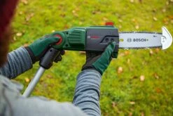 Bosch UniversalHedgePole 18 Heggenschaar Op Steel - Met 18 V Accu En Lader 23 Bosch UniversalHedgePole 18 Heggenschaar Op Steel - Met 18 V Accu En Lader -Tuingereedschaps Winkel 1200x800 141