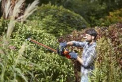 Black & Decker BLACK+DECKER BEHTS451-QS Heggenschaar - 550W - 60cm - Gesnoerd 15 Black & Decker BLACK+DECKER BEHTS451-QS Heggenschaar - 550W - 60cm - Gesnoerd -Tuingereedschaps Winkel 1200x800 190