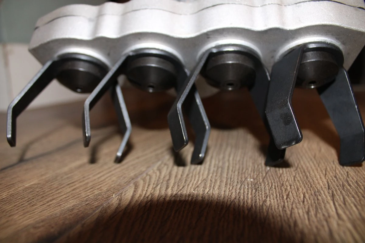 Bosmaaier Schoffel - Schoffel Bosmaaier - Schoffelmachine - Frees - Grondfrees - Tuin - Onkruid - Wieden - Tuinieren - Hovenier - Frezen - Tuinfrees - Moestuin - Schoffelen - Stihl - Husqvarna - Dolmar - Makita - Ferm - Bosmaaierschoffel 1 Bosmaaier Schoffel - Schoffel Bosmaaier - Schoffelmachine - Frees - Grondfrees - Tuin - Onkruid - Wieden - Tuinieren - Hovenier - Frezen - Tuinfrees - Moestuin - Schoffelen - Stihl - Husqvarna - Dolmar - Makita - Ferm - Bosmaaierschoffel