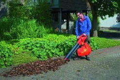 WOLF-Garten Elektrische Bladblazer LBV 2600 E - Motor 2600 Watt - Opvangzak 50 Liter - Reductie Ratio 10:1 20 WOLF-Garten Elektrische Bladblazer LBV 2600 E - Motor 2600 Watt - Opvangzak 50 Liter - Reductie Ratio 10:1 -Tuingereedschaps Winkel 1200x800 4