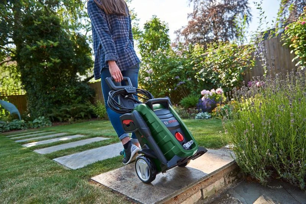 Bosch Universal Aquatak 135 Hogedrukreiniger - Op Snoer - 1900 W - 135 Bar 9 Bosch Universal Aquatak 135 Hogedrukreiniger - Op Snoer - 1900 W - 135 Bar - Afbeelding 9