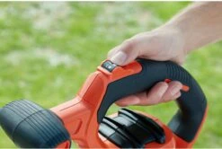 Black & Decker BLACK+DECKER BEBLV300SB-QS Bladblazer - 404 Km/u - 3000W - Zuig-/blaasfunctie - Gesnoerd 15 Black & Decker BLACK+DECKER BEBLV300SB-QS Bladblazer - 404 Km/u - 3000W - Zuig-/blaasfunctie - Gesnoerd -Tuingereedschaps Winkel 1200x808 1