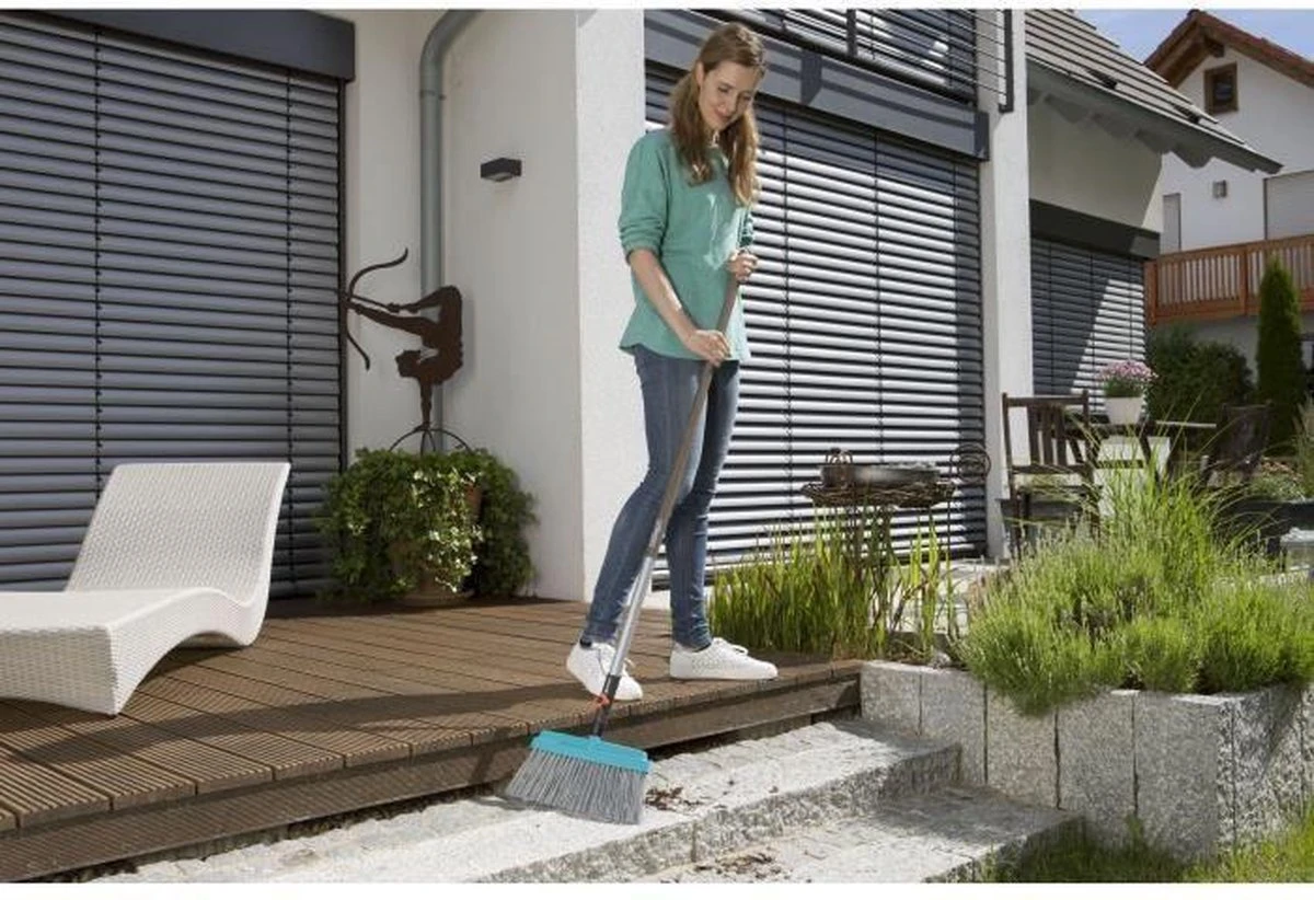 GARDENA Combisystem Terrasbezem - Breedte 32cm - Geadviseerde Steellengte 130cm 5 GARDENA Combisystem Terrasbezem - Breedte 32cm - Geadviseerde Steellengte 130cm - Afbeelding 5