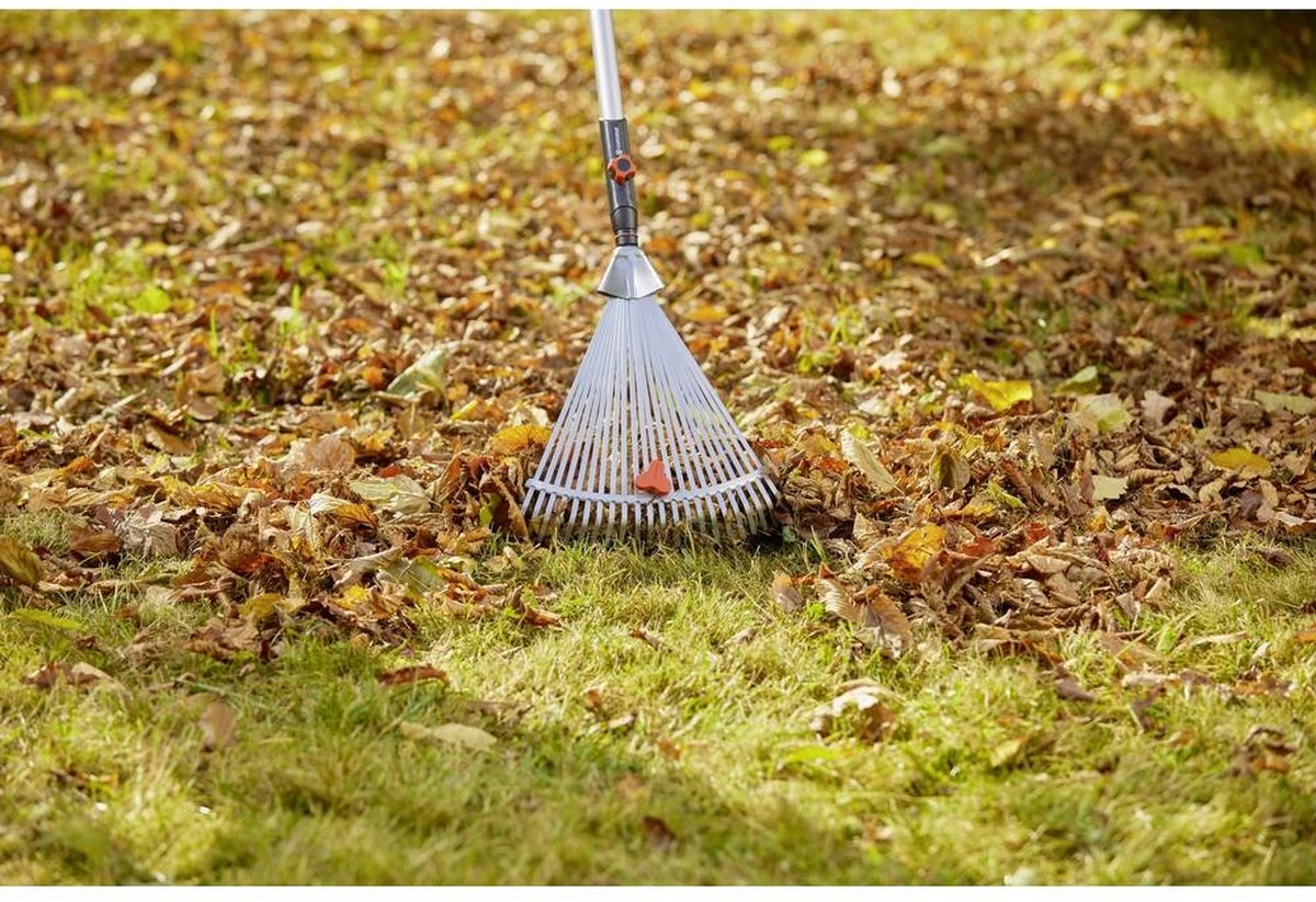 GARDENA Combisysteem Bladhark Hark - Werkbreedte Verstelbaar 30/50 Cm - Aanbevolen Steellengte 130 Cm 6 GARDENA Combisysteem Bladhark Hark - Werkbreedte Verstelbaar 30/50 Cm - Aanbevolen Steellengte 130 Cm - Afbeelding 6