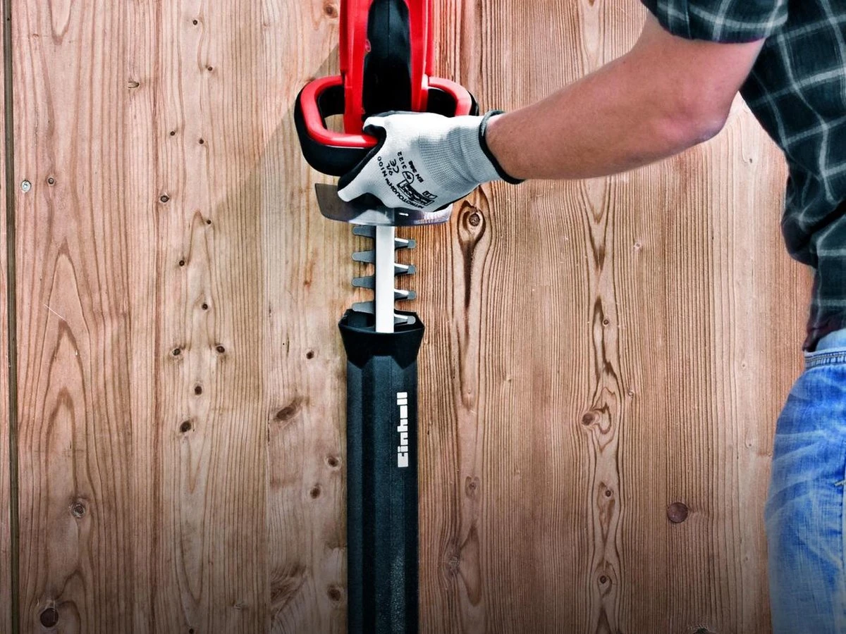 Einhell Accu Heggenschaar GE-CH 1846 Li-Solo Power X-Change (Li-Ion - 18 V - 46 Cm Zaaglengte - 15 Mm Tandafstand - Ergonomische Handgreep - Zonder Accu En Lader) 17 Einhell Accu Heggenschaar GE-CH 1846 Li-Solo Power X-Change (Li-Ion - 18 V - 46 Cm Zaaglengte - 15 Mm Tandafstand - Ergonomische Handgreep - Zonder Accu En Lader) - Afbeelding 17