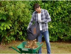 Black & Decker BLACK+DECKER BEBLV300SB-QS Bladblazer - 404 Km/u - 3000W - Zuig-/blaasfunctie - Gesnoerd 20 Black & Decker BLACK+DECKER BEBLV300SB-QS Bladblazer - 404 Km/u - 3000W - Zuig-/blaasfunctie - Gesnoerd -Tuingereedschaps Winkel 1200x910 1