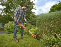 Black & Decker BLACK+DECKER BESTA525-QS Grastrimmer - 450W - 25cm - Gesnoerd 9 Black & Decker BLACK+DECKER BESTA525-QS Grastrimmer - 450W - 25cm - Gesnoerd -Tuingereedschaps Winkel 1200x925