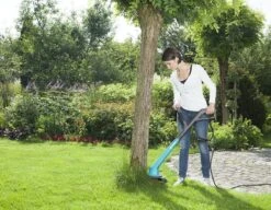 GARDENA - SmallCut Trimmer 300/23 - Grastrimmer (gemotoriseerd) - 300W - Maaibreedte 23 Cm 18 GARDENA - SmallCut Trimmer 300/23 - Grastrimmer (gemotoriseerd) - 300W - Maaibreedte 23 Cm -Tuingereedschaps Winkel 1200x932