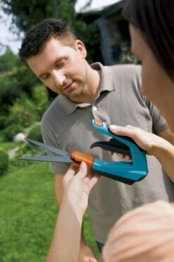 GARDENA - Comfort Plus - Draaibaar - Grasschaar - 120 Mm Maaibreedte 16 GARDENA - Comfort Plus - Draaibaar - Grasschaar - 120 Mm Maaibreedte -Tuingereedschaps Winkel 799x1200 43