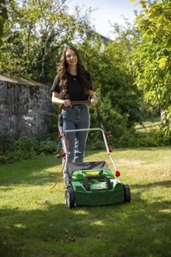 Gartenmeister Elektrische Verticuteermachine En Beluchter - GMEVL 1800W 9 Gartenmeister Elektrische Verticuteermachine En Beluchter - GMEVL 1800W -Tuingereedschaps Winkel 799x1200 52