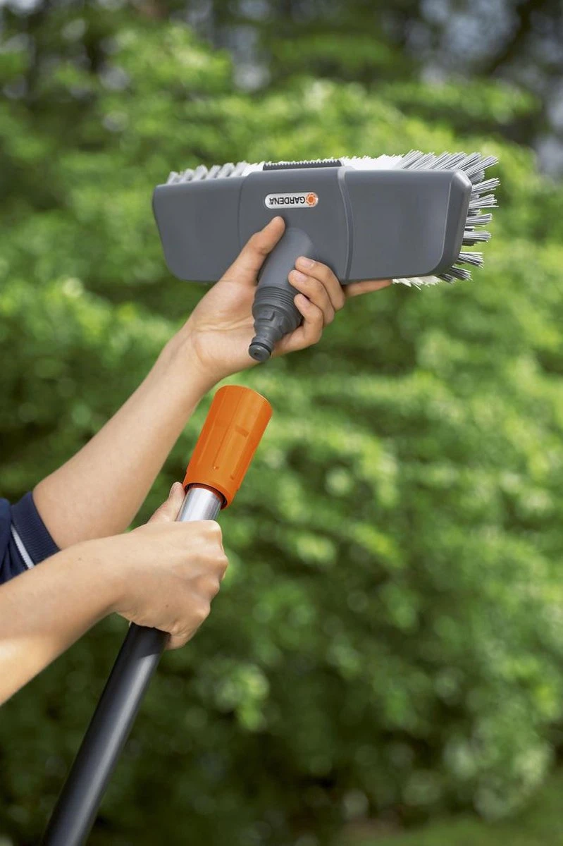 GARDENA Cleansystem Comfort Schrobber - Reinigen Van Paden - Terras - Oprit 2 GARDENA Cleansystem Comfort Schrobber - Reinigen Van Paden - Terras - Oprit - Afbeelding 2