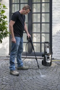 Powerplus POWXG90405 Hogedrukreiniger - 1400W - Max. 110 Bar - 390 L/h - Incl. 5m Slang En Accessoires - Excl. Terrasreiniger - Reiniger Voor Auto, Fiets En Meubelen 20 Powerplus POWXG90405 Hogedrukreiniger - 1400W - Max. 110 Bar - 390 L/h - Incl. 5m Slang En Accessoires - Excl. Terrasreiniger - Reiniger Voor Auto, Fiets En Meubelen -Tuingereedschaps Winkel 800x1200 22