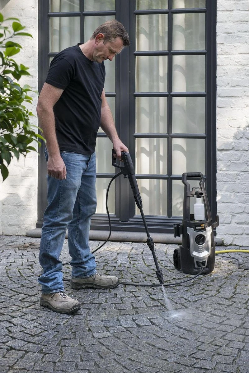 Powerplus POWXG90405 Hogedrukreiniger - 1400W - Max. 110 Bar - 390 L/h - Incl. 5m Slang En Accessoires - Excl. Terrasreiniger - Reiniger Voor Auto, Fiets En Meubelen 5 Powerplus POWXG90405 Hogedrukreiniger - 1400W - Max. 110 Bar - 390 L/h - Incl. 5m Slang En Accessoires - Excl. Terrasreiniger - Reiniger Voor Auto, Fiets En Meubelen - Afbeelding 5