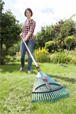 GARDENA Combisysteem Bladhark Hark - Werkbreedte Verstelbaar Van 35 Tot 52cm - Excl. Steel 11 GARDENA Combisysteem Bladhark Hark - Werkbreedte Verstelbaar Van 35 Tot 52cm - Excl. Steel -Tuingereedschaps Winkel 800x1200 52