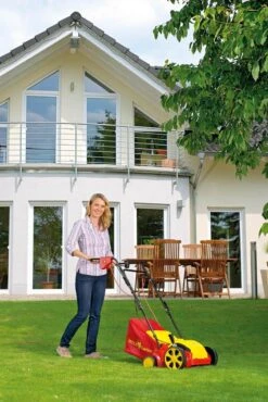 WOLF-Garten Elektrische Verticuteermachine VA 303 E - Werkbreedte 30 Cm - Opvangzak 35 L - 1300 W Motor - Moshark - Verticuteren - Opvangen 9 WOLF-Garten Elektrische Verticuteermachine VA 303 E - Werkbreedte 30 Cm - Opvangzak 35 L - 1300 W Motor - Moshark - Verticuteren - Opvangen -Tuingereedschaps Winkel 801x1200 4