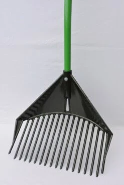 Golden Gark Multihark - Voor Harken, Scheppen En Zeven - Per Stuk – Groen 9 Golden Gark Multihark - Voor Harken, Scheppen En Zeven - Per Stuk – Groen -Tuingereedschaps Winkel 803x1200 3