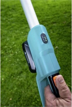 GARDENA - Accu Telescopische Snoeizaag - TCS 20/18 P4A Set - 20cm - 50 Cm ⌀ 11 GARDENA - Accu Telescopische Snoeizaag - TCS 20/18 P4A Set - 20cm - 50 Cm ⌀ -Tuingereedschaps Winkel 806x1200 2