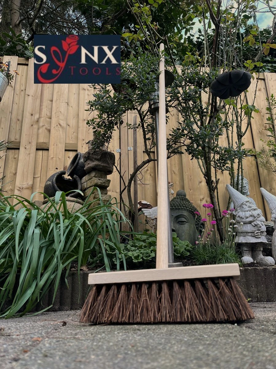 Synx Tools Bezem - Stadsbezem 30 Cm - Buitenveger - Veger - Steel 120 Cm - Harde Natuurvezels - Straatbezem - Bezems - Buitenbezem - Tuinbezem 1 Synx Tools Bezem - Stadsbezem 30 Cm - Buitenveger - Veger - Steel 120 Cm - Harde Natuurvezels - Straatbezem - Bezems - Buitenbezem - Tuinbezem