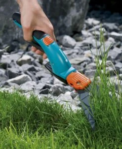 GARDENA Comfort Grasschaar - 360° Draaibaar - Antikleef Coating - Golfsnede -Tuingereedschaps Winkel 978x1200 1